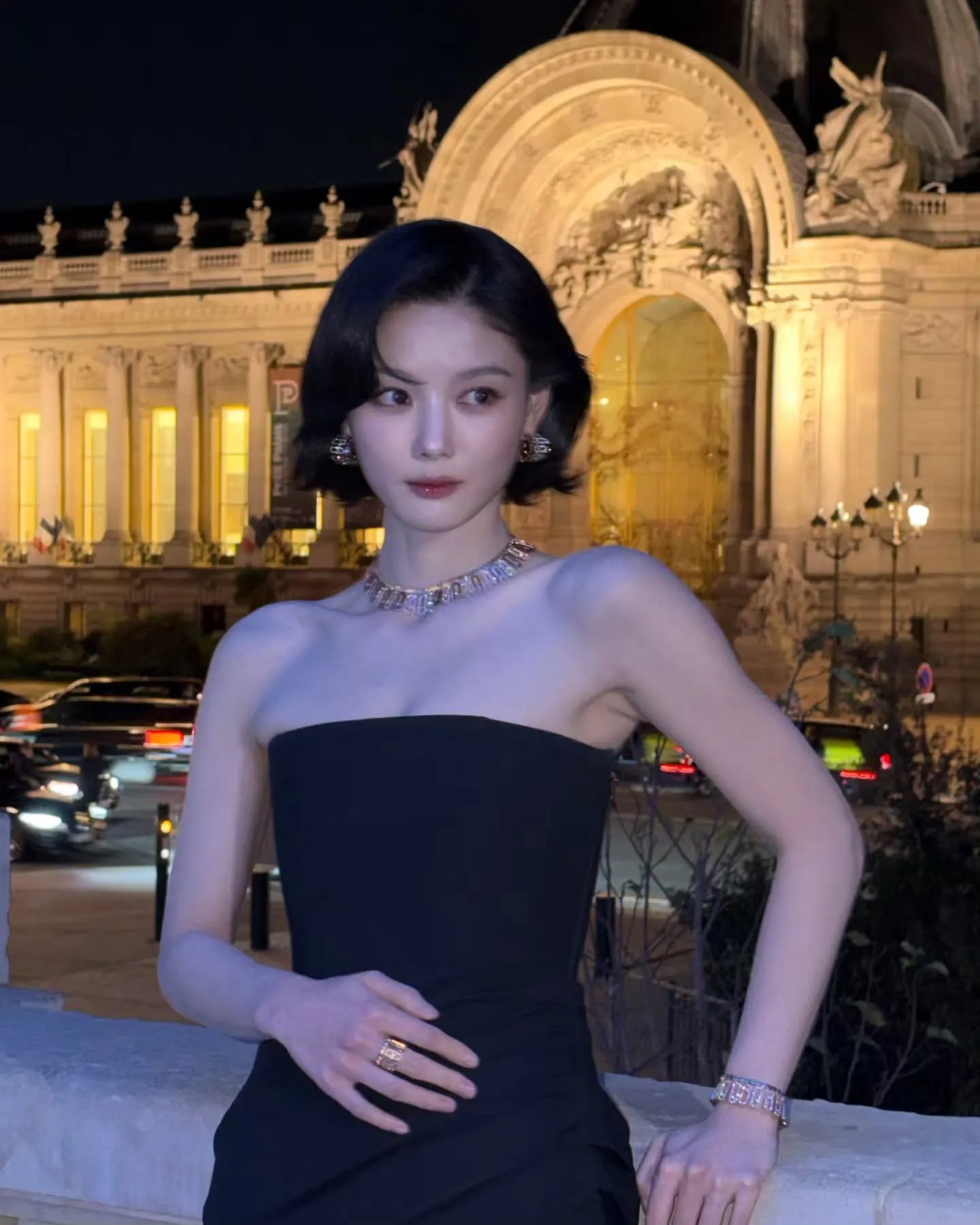 Kim Yoo Jung pakai berlian. (instagram.com/you_r_love)