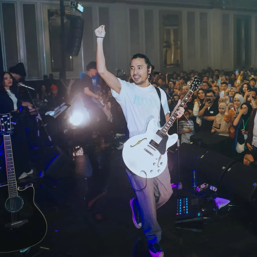 Ello di Industri Musik Tanah Air