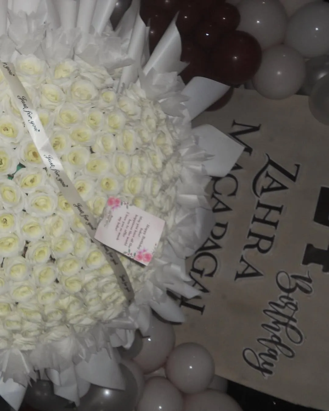 Potret Dylan Carr Rayakan Ultah Zahra Macapagal Munik (instagram/dylancarr8/zahramacapagalmunik)