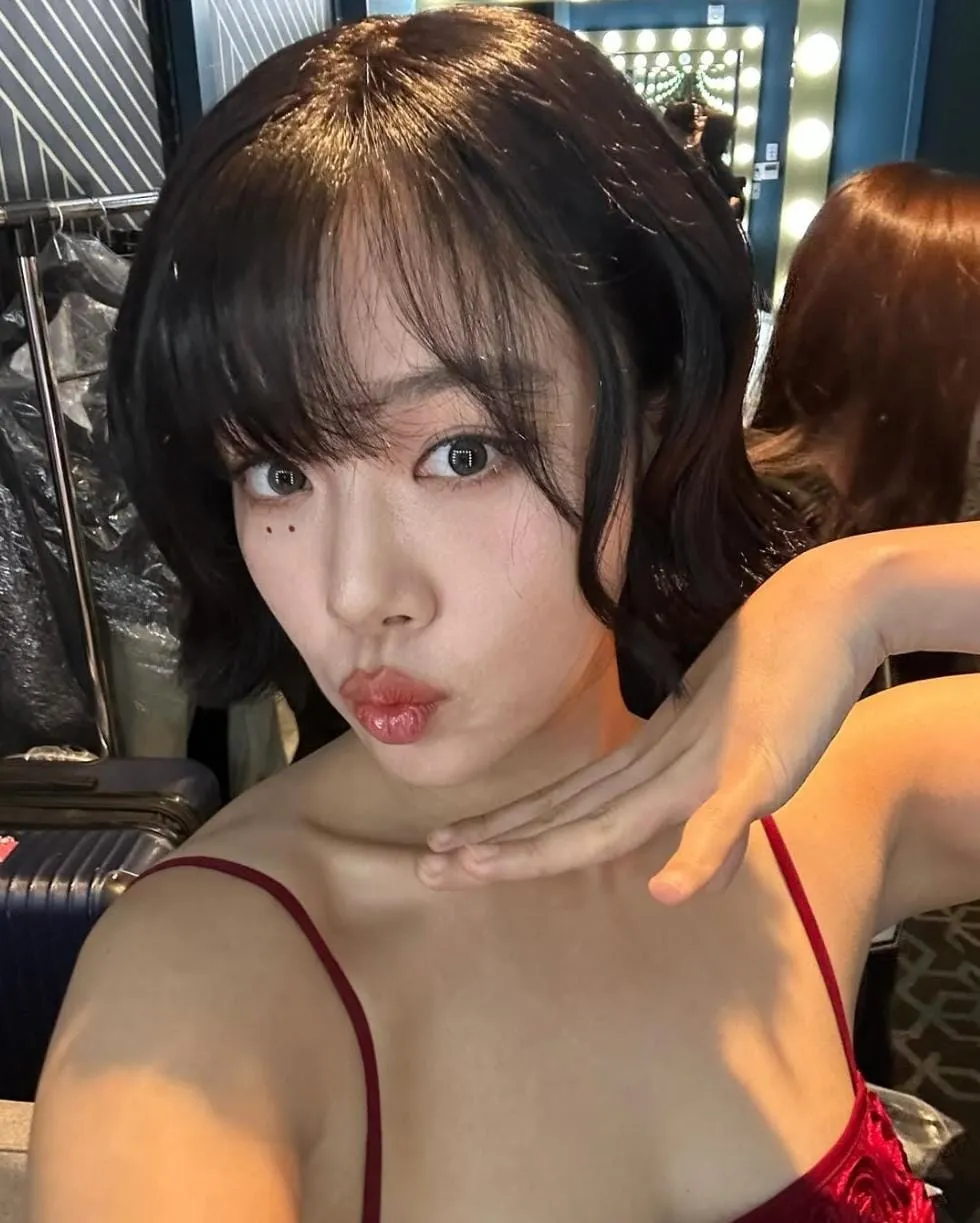 See-Through Bangs ala BIBI: Rahasia Kesan Lembut yang Dramatis