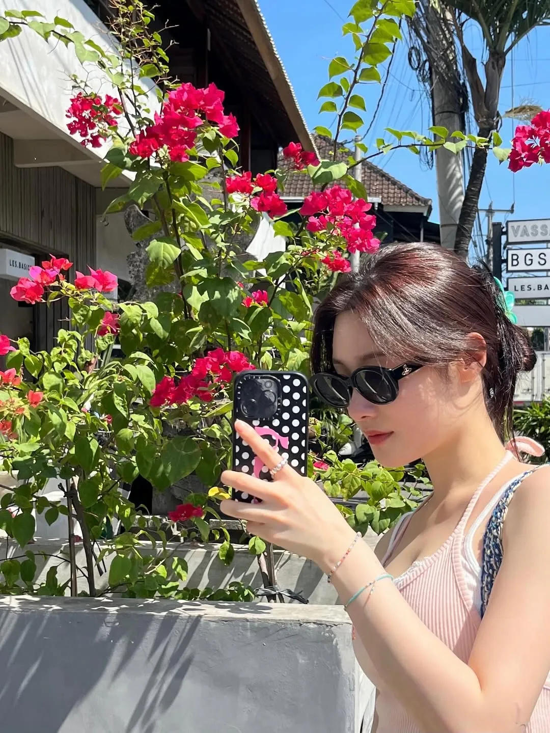 Jung Chaeyeon liburan di Bali (credit: Instagram.com/j_chaeyeoni/)