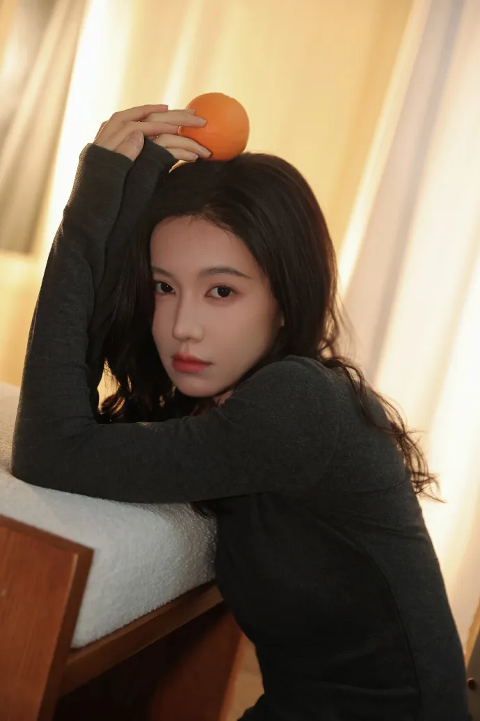 Potret Li Muchen Tampil kasual (weibo.com)