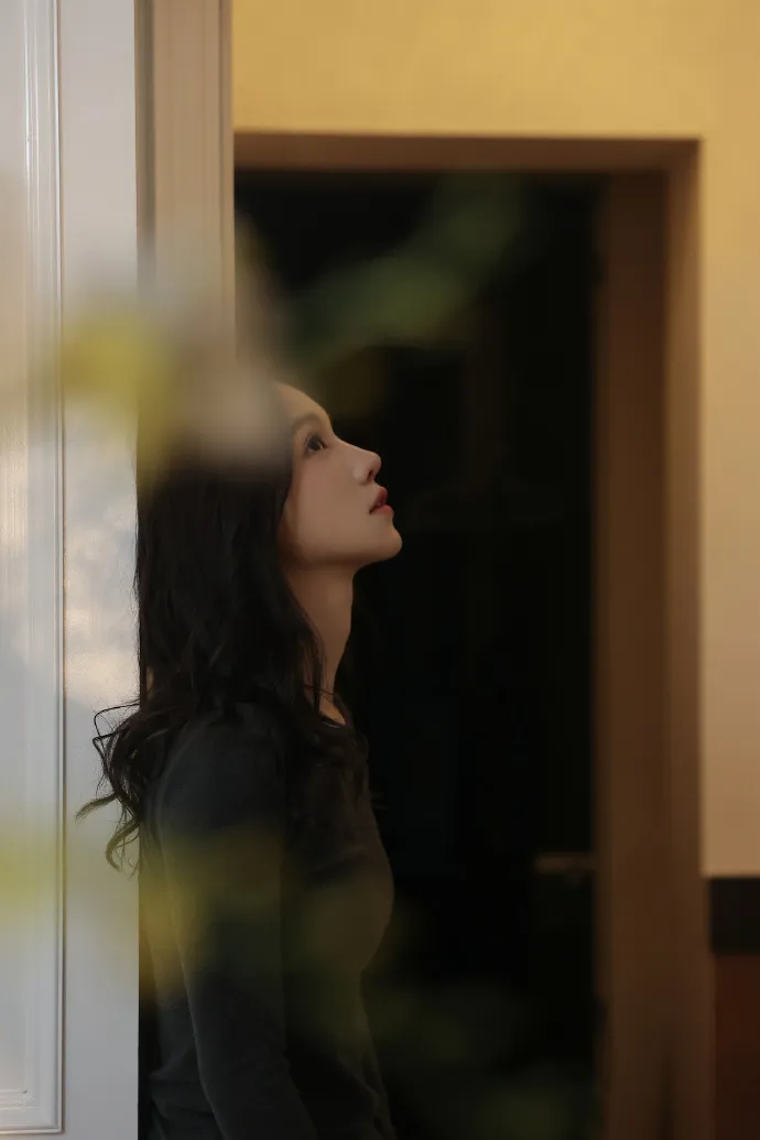 Li Muchen pakai makeup minimalis (weibo.com)