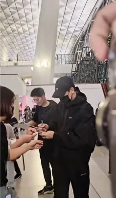 Li Xian mendarat di Jakarta/cr: Instagram @cla_zinu