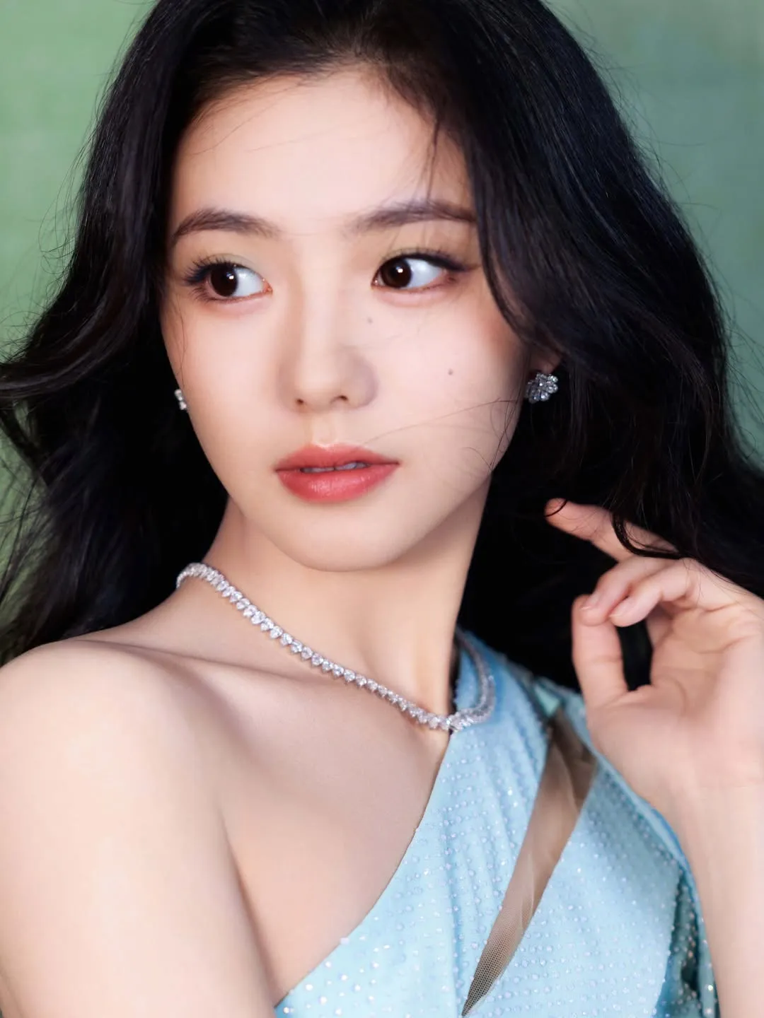 Liu Haocun - instagram.com/@youkuofficial