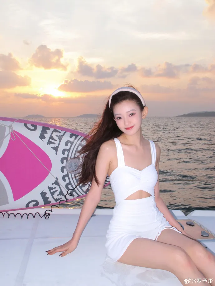Luo Yutong nikmati masa liburan (Credit: Weibo.com)