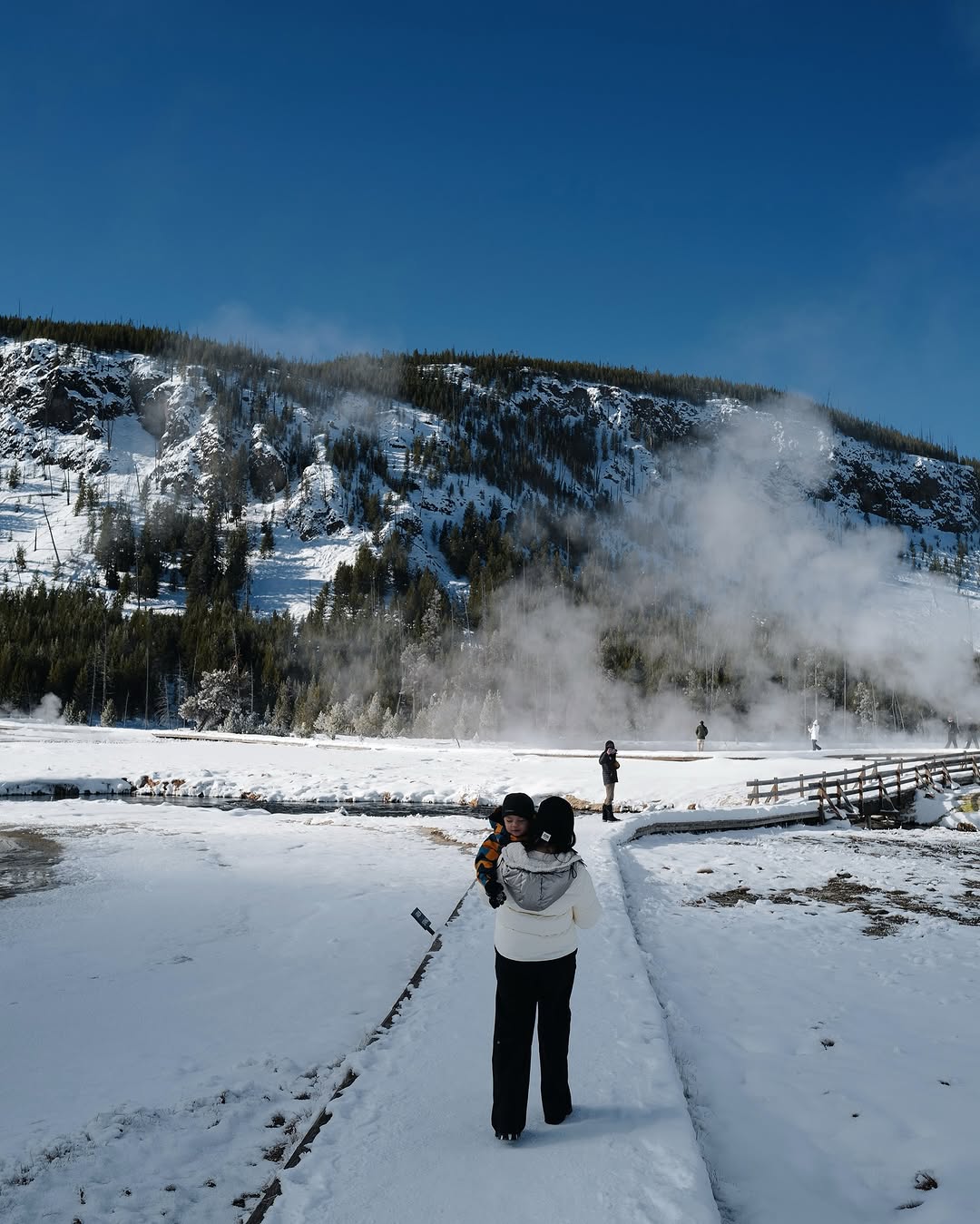 Nikita Willy dan Issa Berlibur Romantis di Taman Nasional Yellowstone!