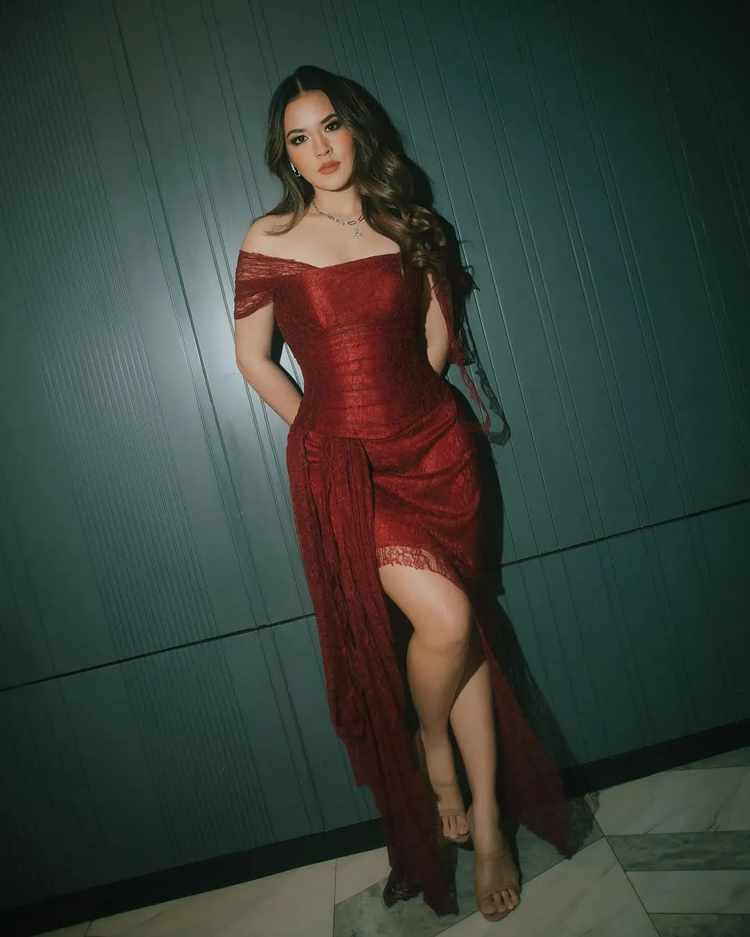 Potret Outfit Raisa Tiap Manggung, Selalu Anggun dan Feminim (credit: instagram/raisa6690)