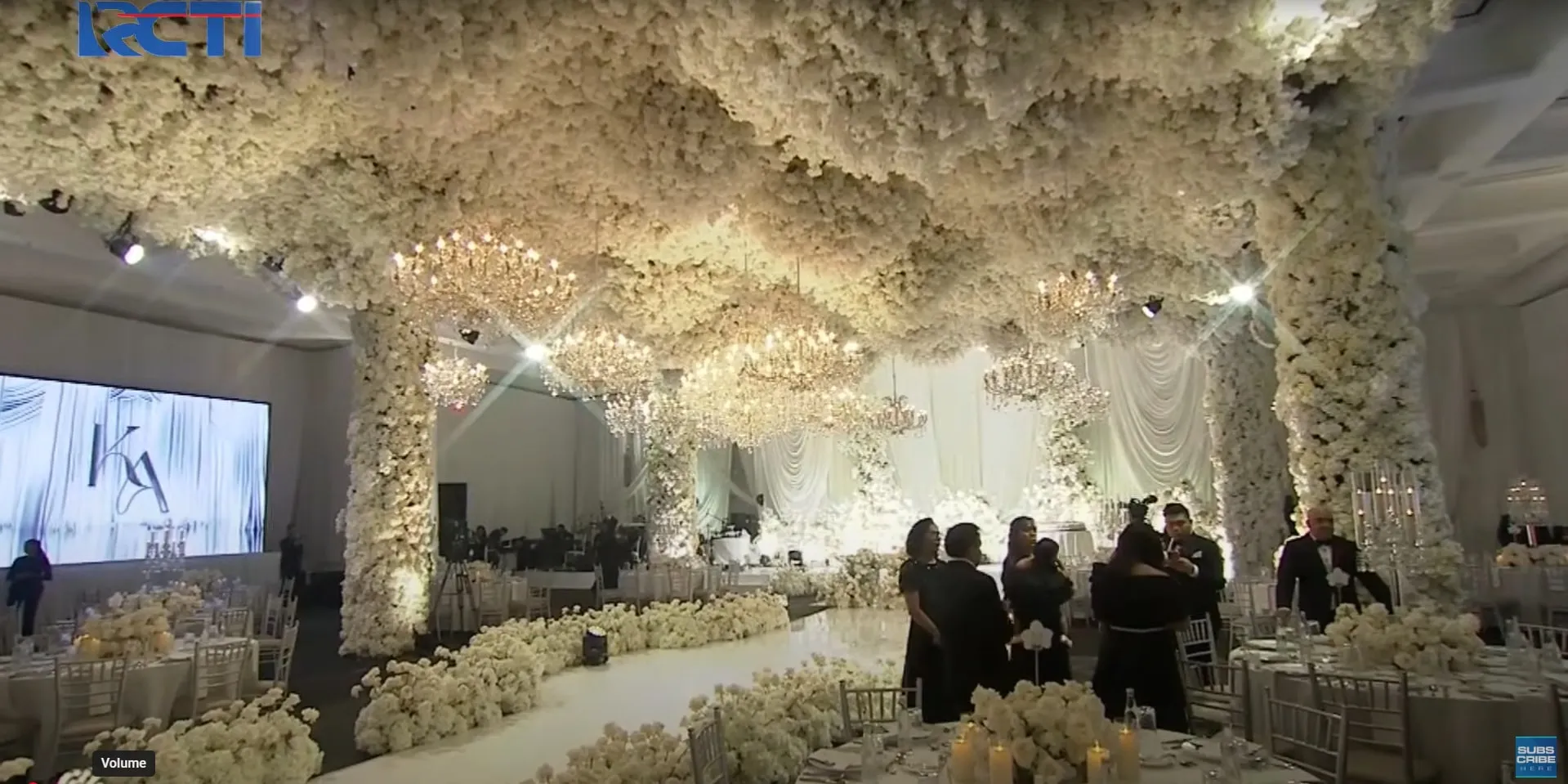 Venue nikahan Amanda Manopo di The Langham yang disulap jadi serba putih. Foto: RCTI+