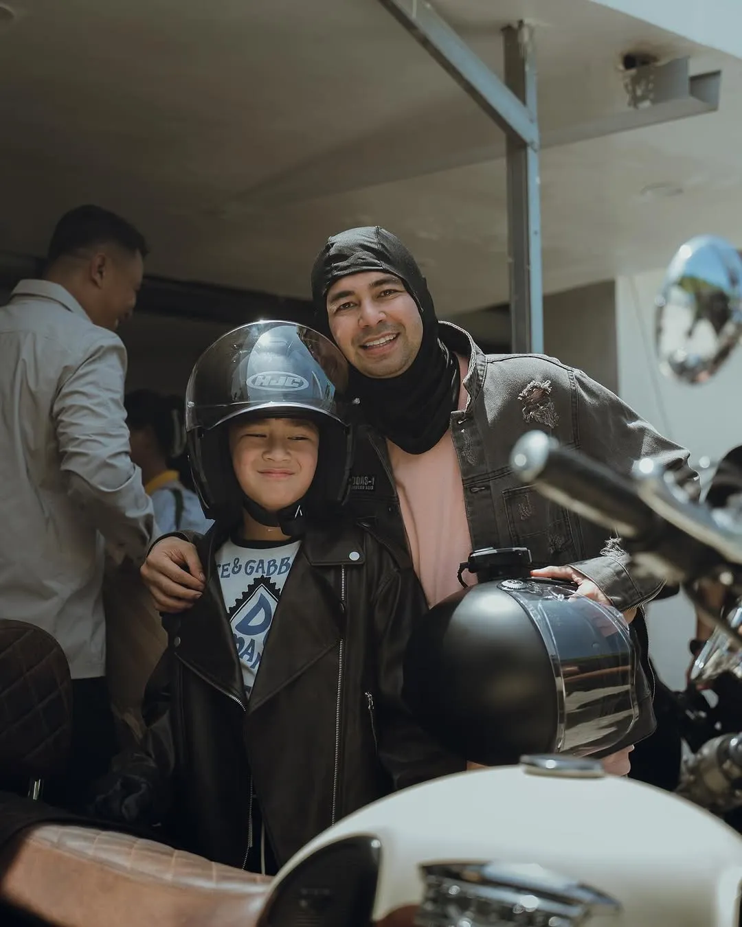 Potret Rafathar Ikut Touring Bareng Raffi Ahmad di Labuan Bajo (credit: instagram/raffinagita1717)