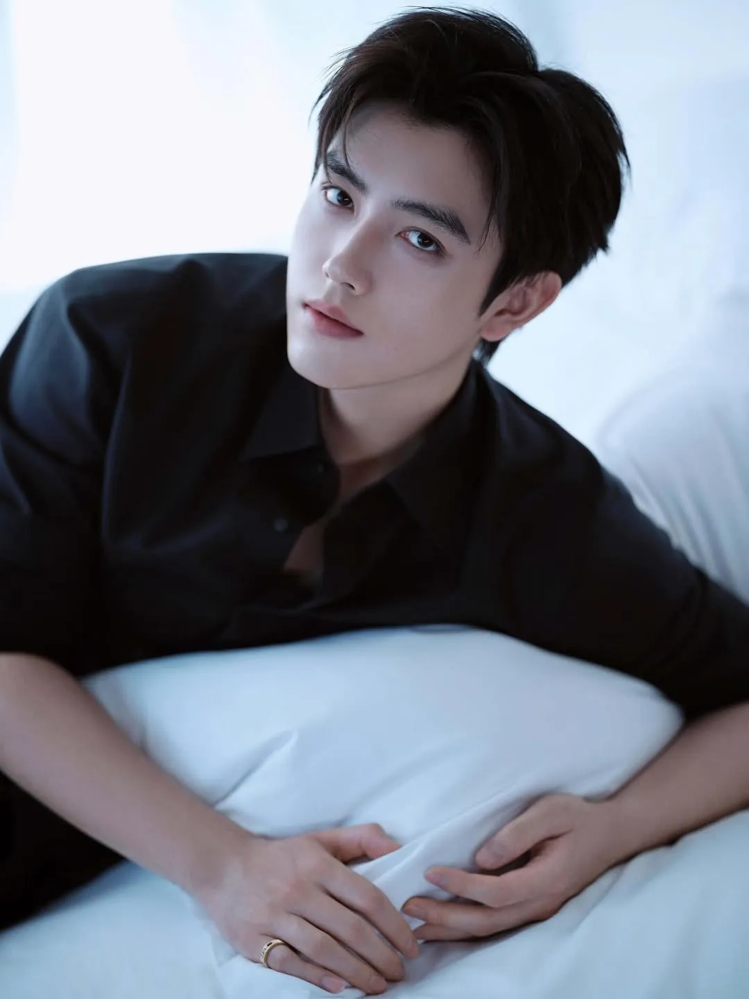 Potret terbaru Arthur Chen yang bikin kelihatan makin tampan (credit:instagram.com/youkuofficial)