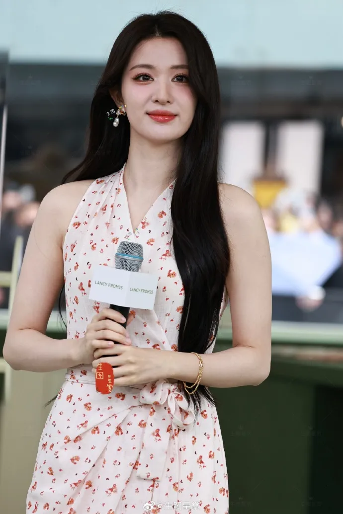 Potret terbaru Wang Churan viral dari lokasi syuting (credit:weibo)
