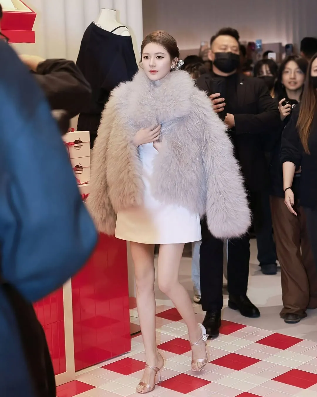 potret terbaru Zhao Lusi/cr: Instagram @cdramaupdates.id