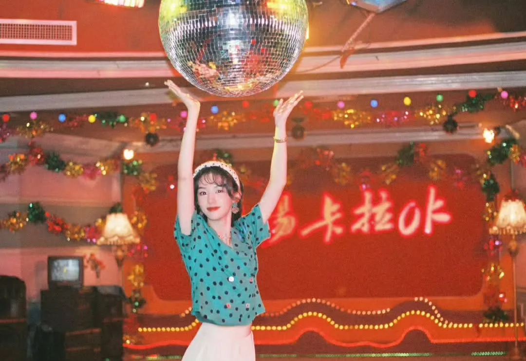 lampu disko/instagram @zhouyeahmy_