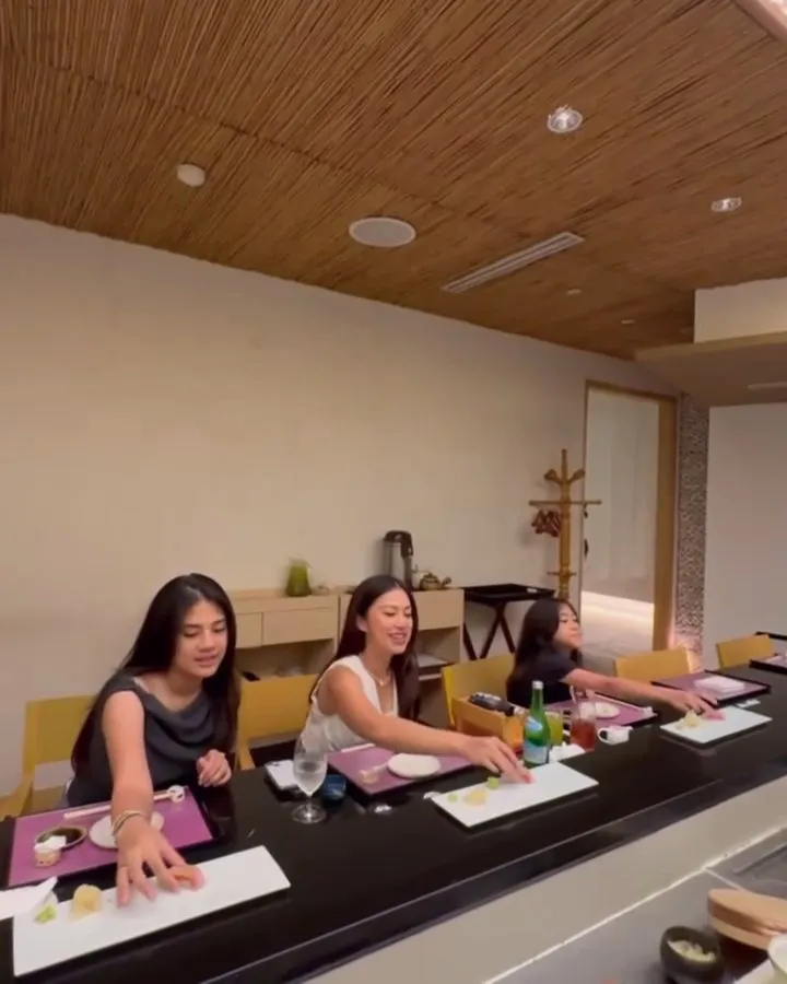 Potret Tyna Dwi Jayanti bersama dua anak perempuannya  (credit: Instagram.com/tynadwijayanti/)