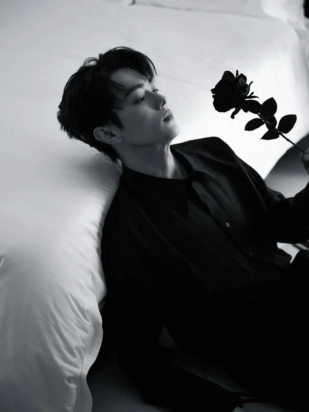 Xu Kai berkemeja (Credit: Instagram.com/sosoalive7)