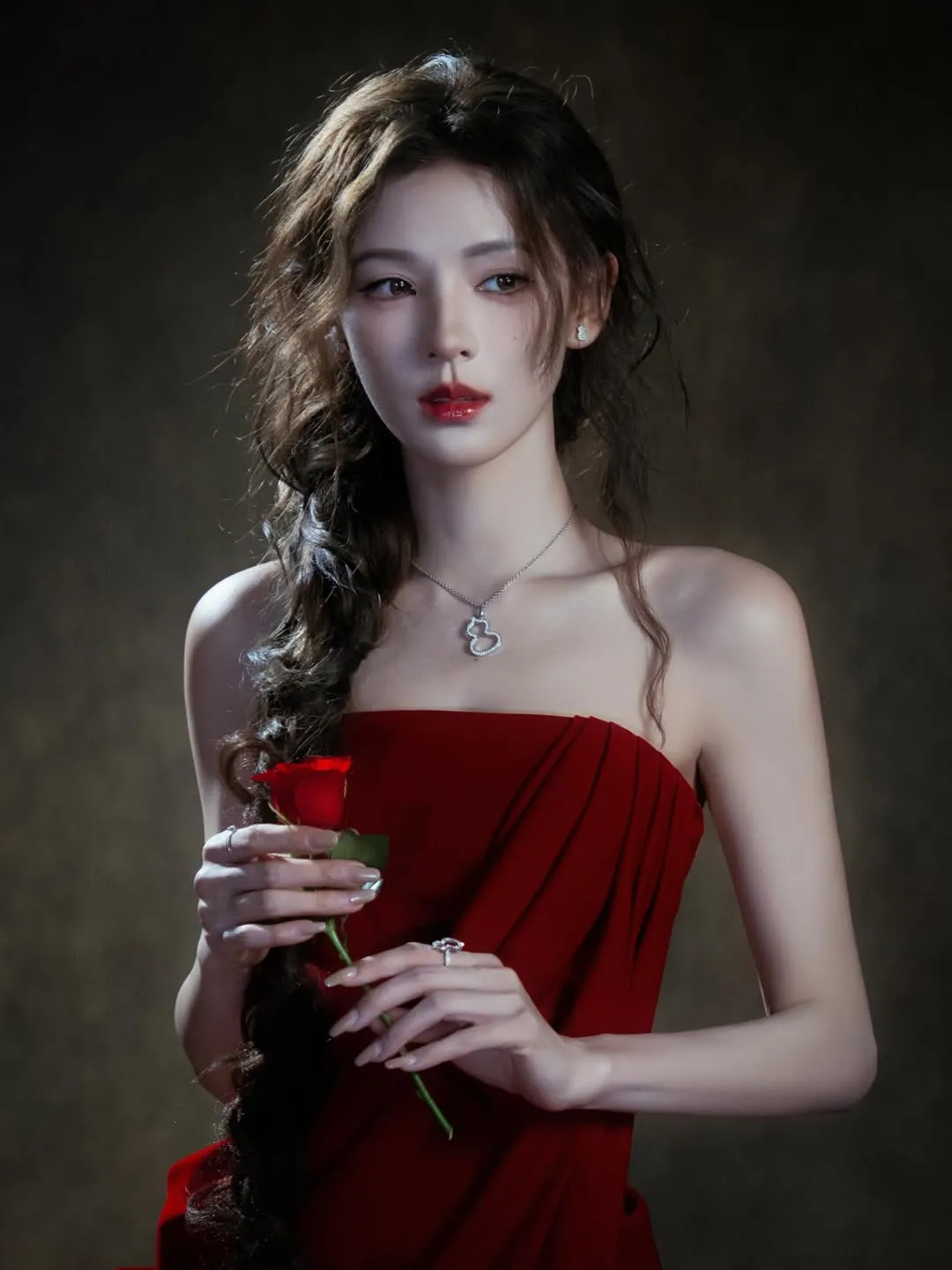 Zhang Yuxi tampil dengan vibe yang lebih dewasa (Credit: Instagram.com/zhangyuxi281)