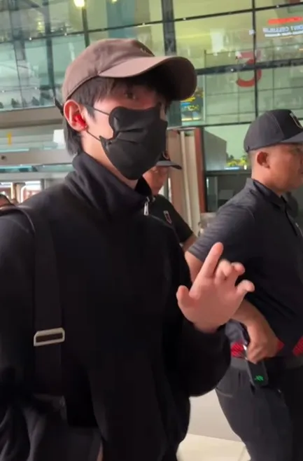 potret Zhou Yiran saat tiba di Indonesia/cr:Instagram @wetvindonesia