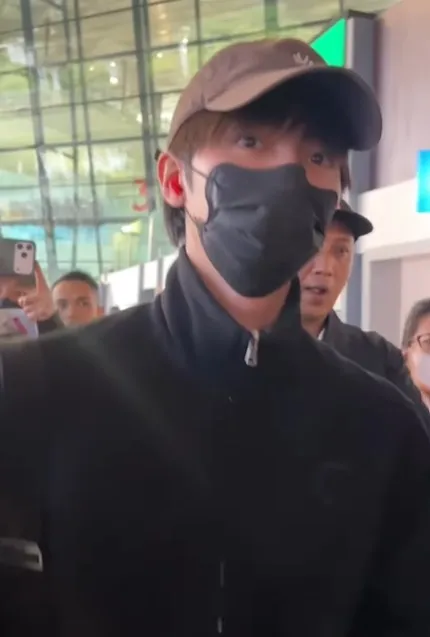 potret Zhou Yiran saat tiba di Indonesia/cr:Instagram @wetvindonesia