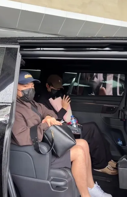 potret Zhou Yiran saat tiba di Indonesia/cr:Instagram @wetvindonesia