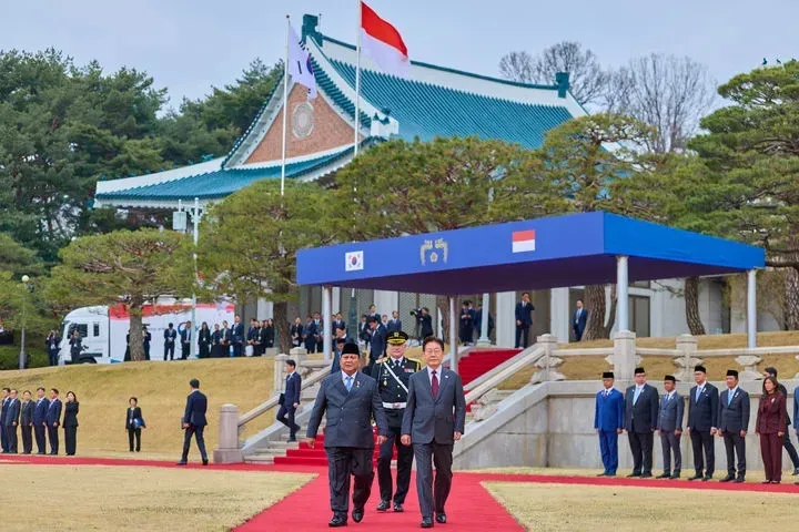 Prabowo Berjalan di Karpet Merah (c) Newsis