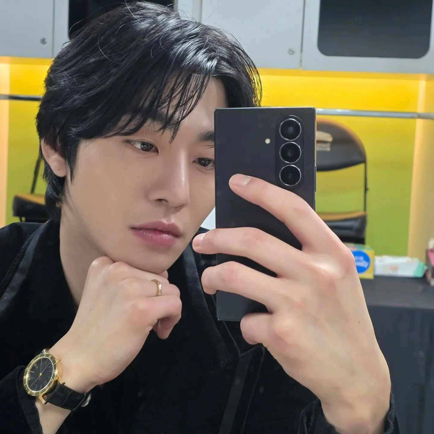 Ahn Hyo Seop mirror selfie/Instagram.com/imhyoseop