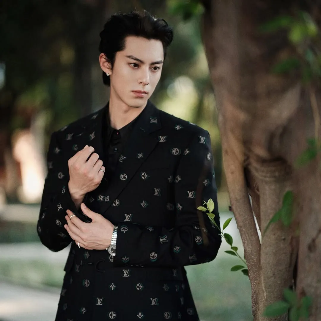 profil aktor drama China Dylan Wang/cr: instagram @dylan_wang_1220