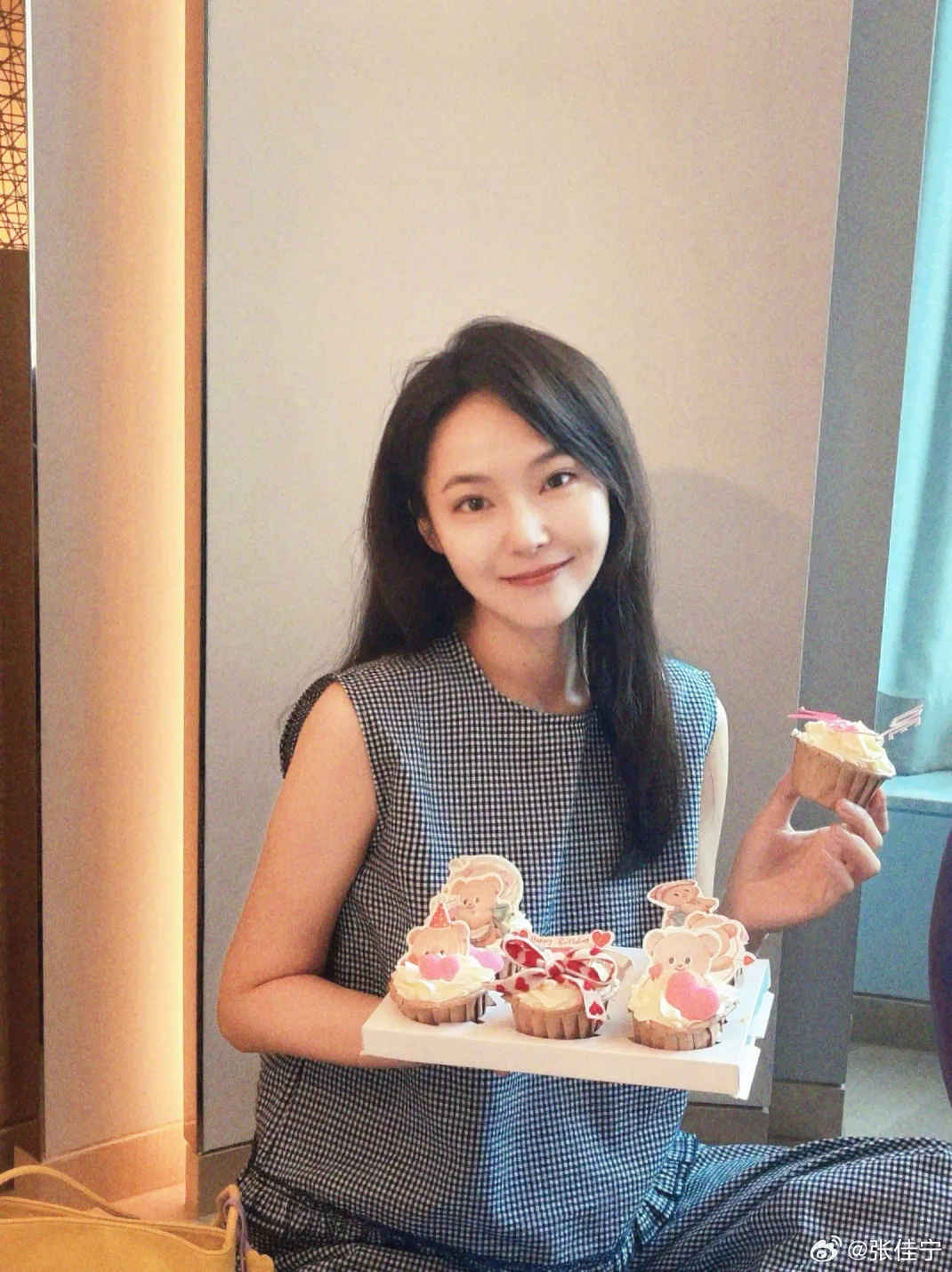 Temukan profil aktris China Karlina Zhang (credit:weibo)