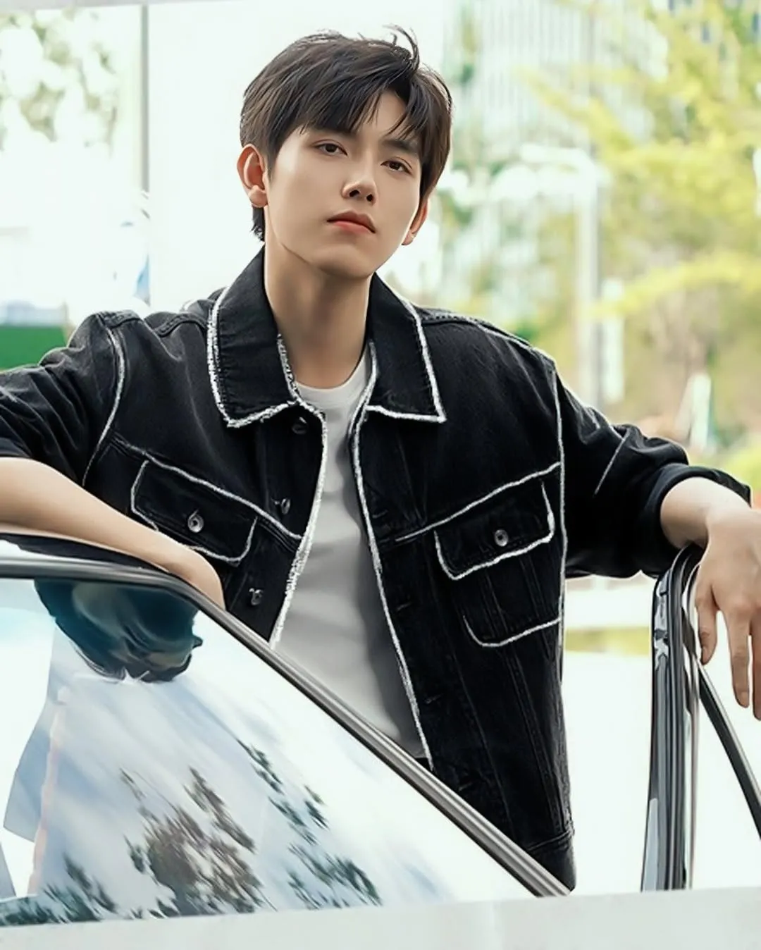 Arthur Chen - instagram.com/@arthurchen.official