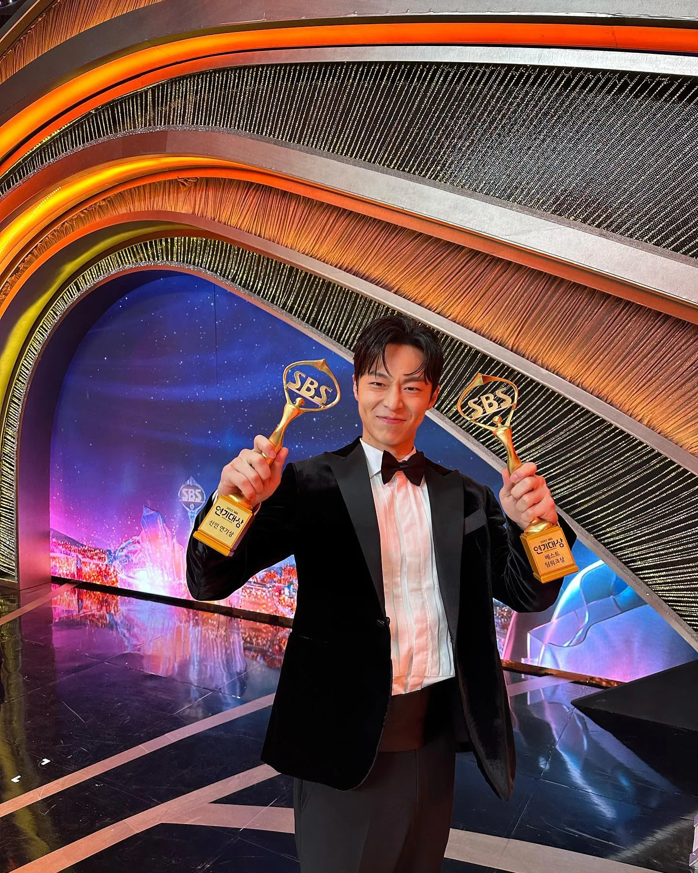 Bae In Hyuk memenangkan penghargaan/Instagram.com/inhyuk_bb