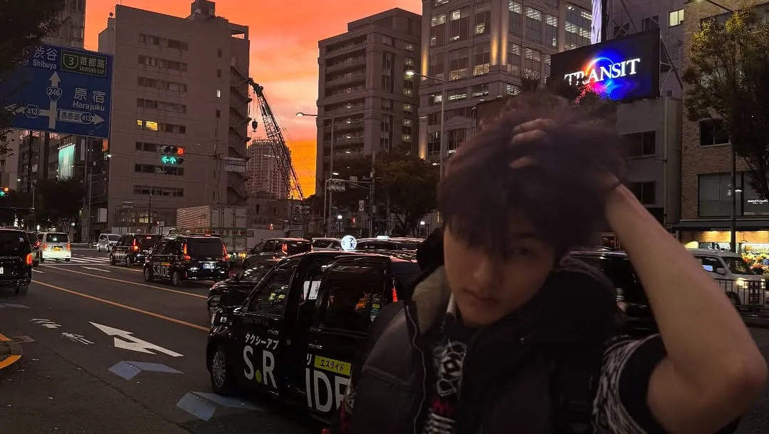 Potret Baek Sun Ho di pinggir jalan / Instagram 200sunho