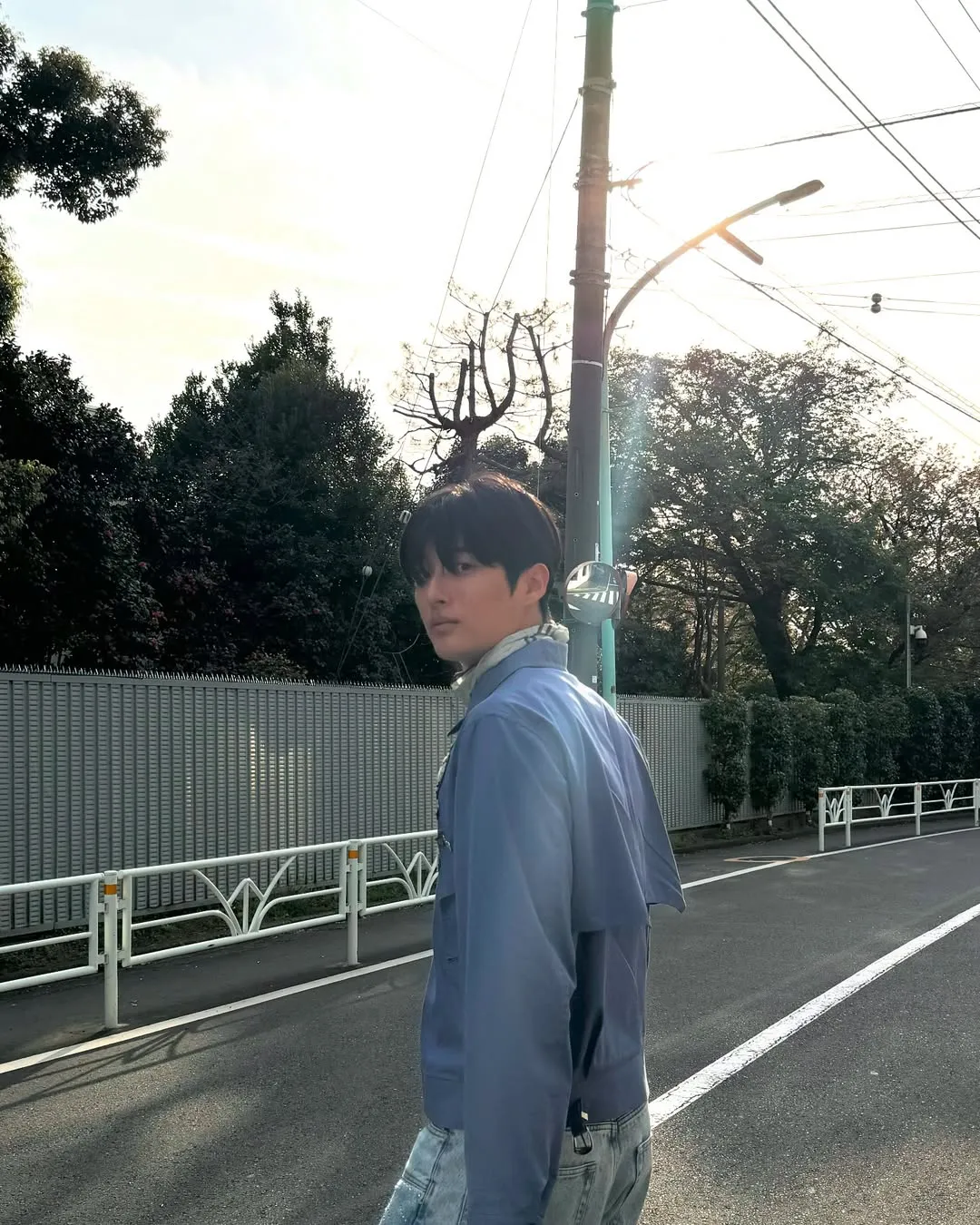 Potret Baek Sun Ho di jalan / Instagram 200sunho