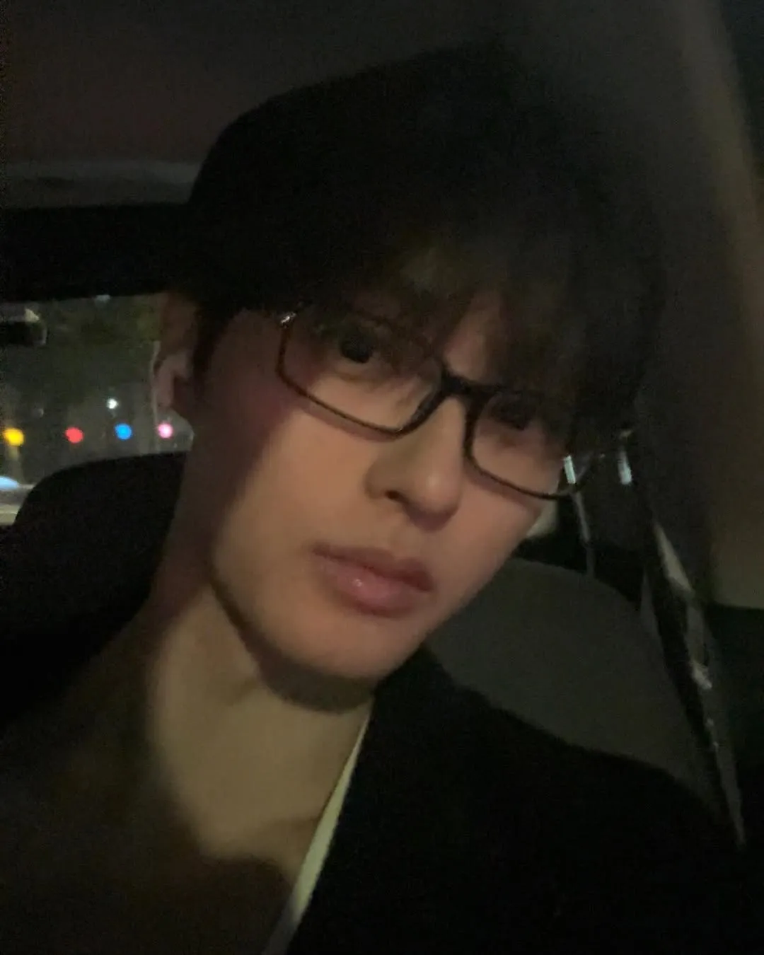 Foto selfie Baek Sun Ho dengan kacamata / Instagram 200sunho