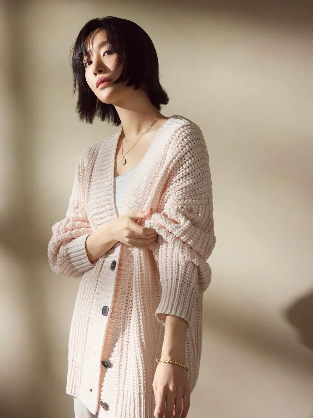 Cha Joo Young dengan rambut pendek/Instagram.com/jooyoungthej