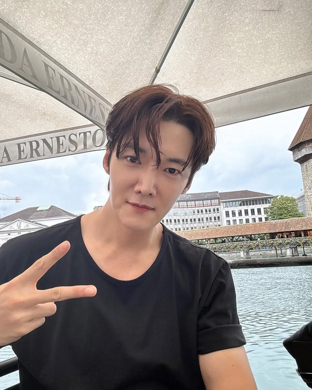 Potret tampan Choi Jin Hyuk / Instagram real_jinhyuk