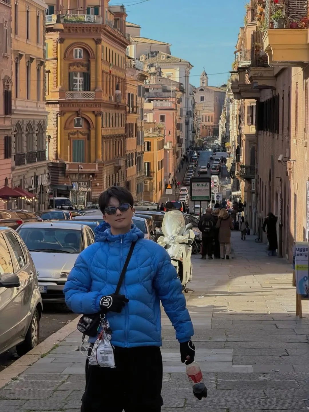Potret Choi Min Yeong sedang berjalan kaki / instagram choi_minyeong