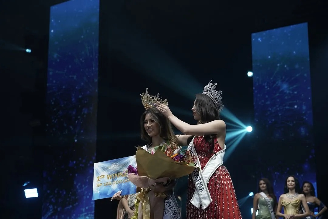 Penobatan sebagai Miss Universe Indonesia 2025
