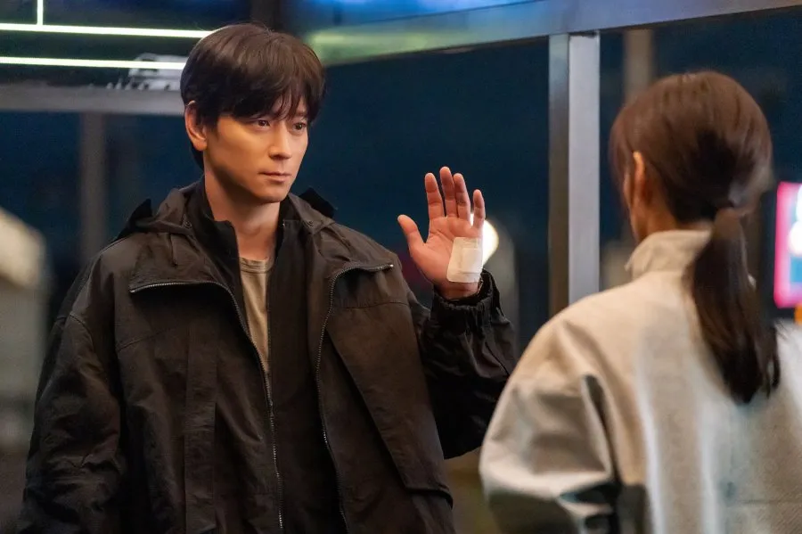 Kang Dong Won jadi sorotan lagi karena fakta unik perjalanan karirnya (credit:mydramalist)