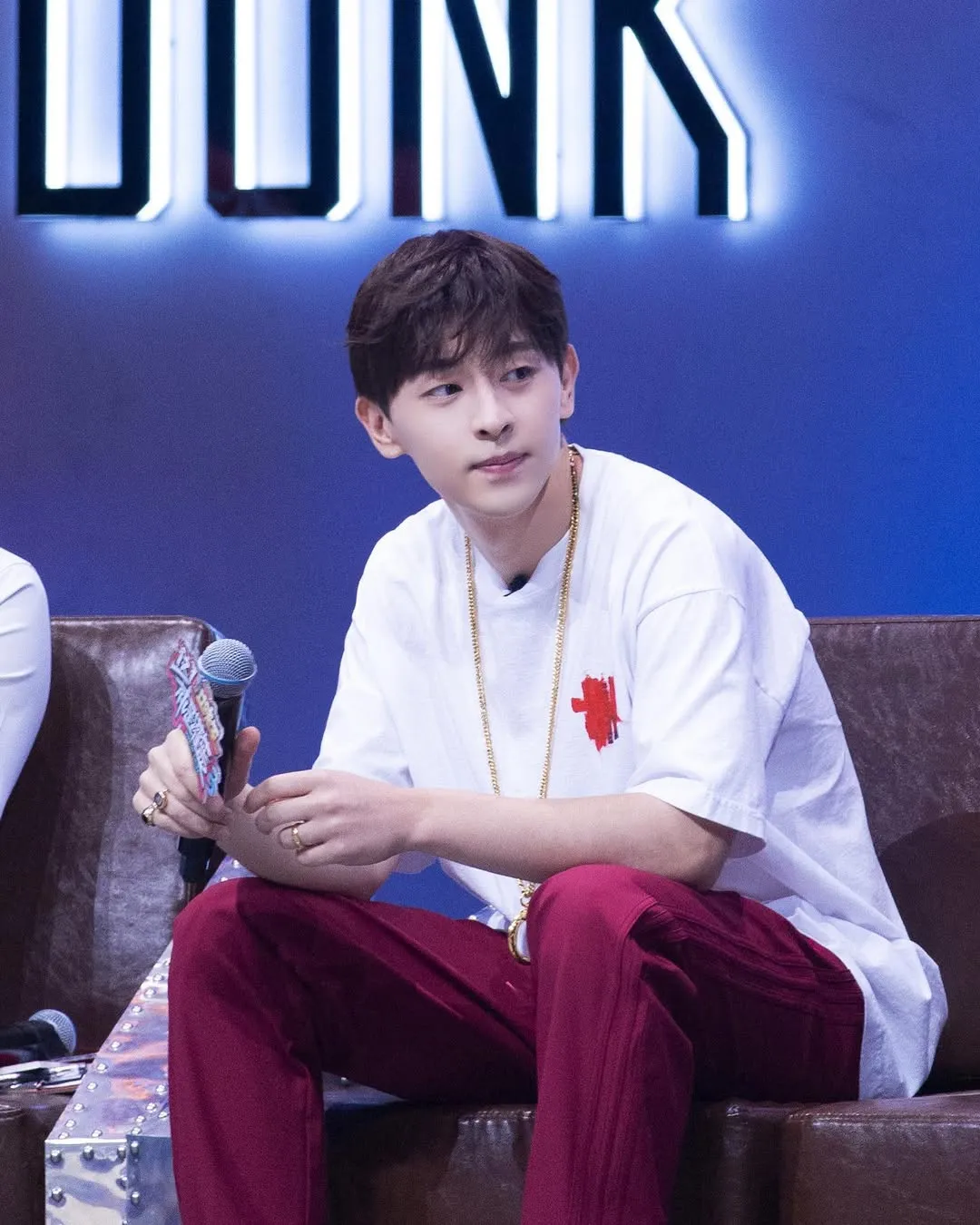 Deng Lun - instagram.com/@denglunstudio