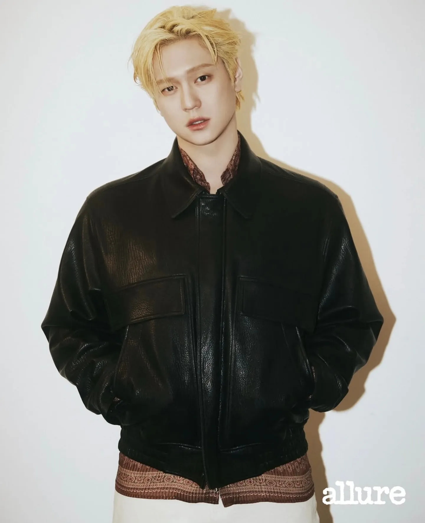 Go Kyung Pyo dalam potret majalah/Instagram.com/kopular