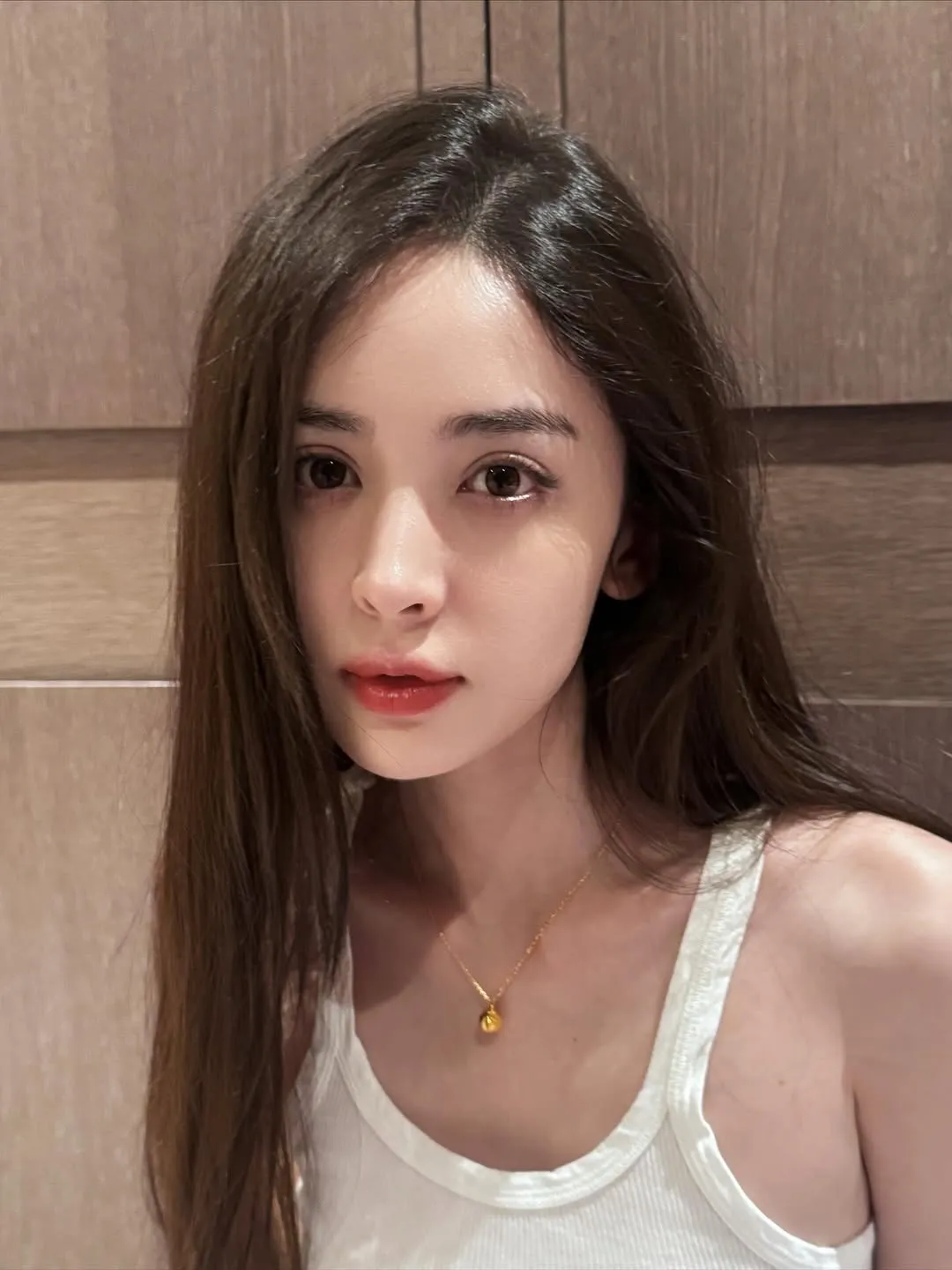 Guli Nazha - copyright: instagram.com/@nz0502