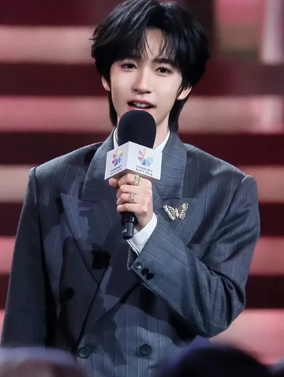 Profil He Junlin TNT (Credit: Instagram.com/hejunlin_overseas.team)