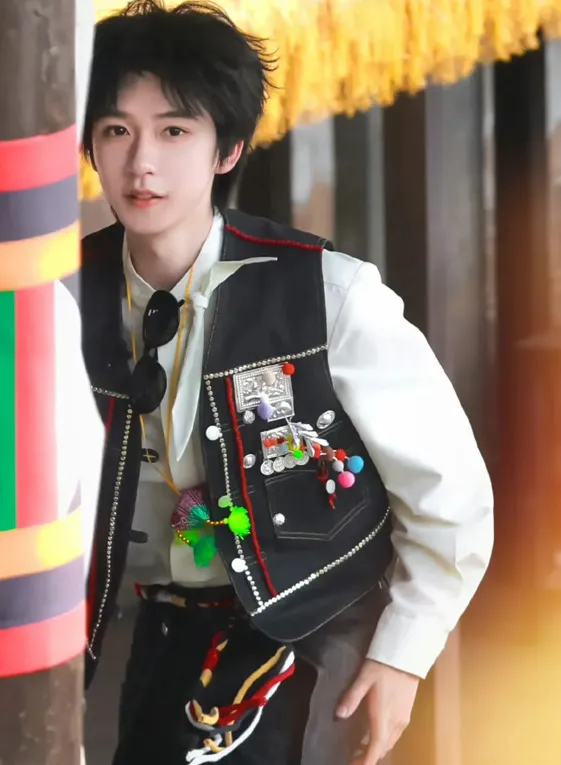 Karier He Junlin TNT (Credit: Instagram.com/hejunlin_overseas.team)