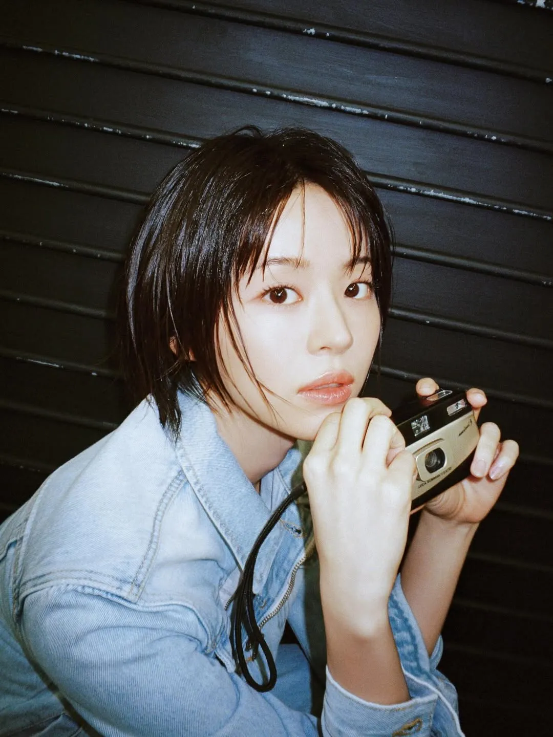 Jeon So Young berpose dengan kamera / Instagram soyngxo