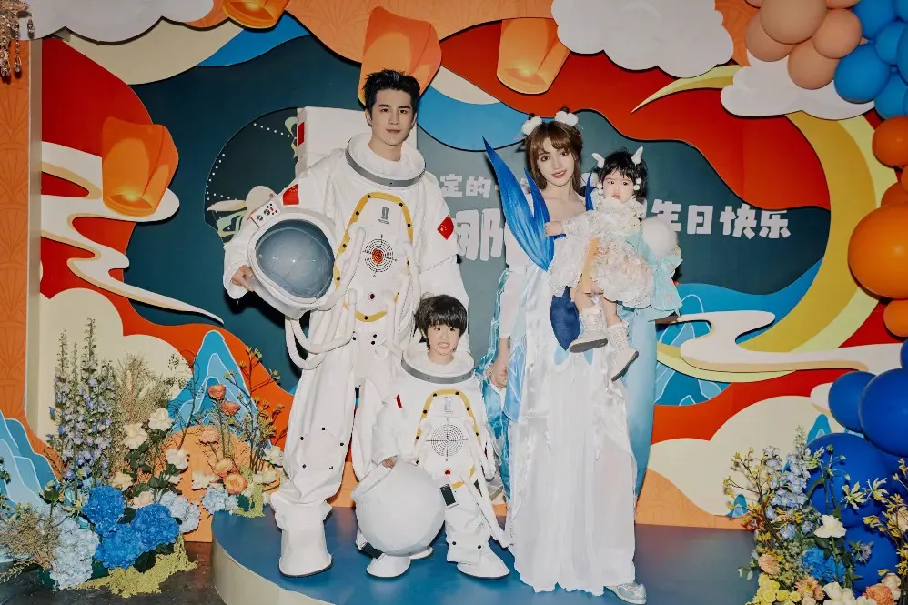 Jiang Chao dan keluarga (Credit: Instagram.com/jiangchaoofficial)