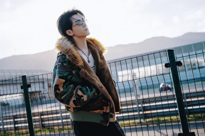 Kenali lebih dekat profil aktor China Joseph Zeng (credit:weibo)