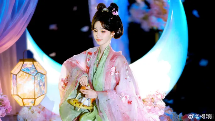 Kenali lebih dekat Profil Ke Ying artis China yang sedang naik daun (credit:weibo)