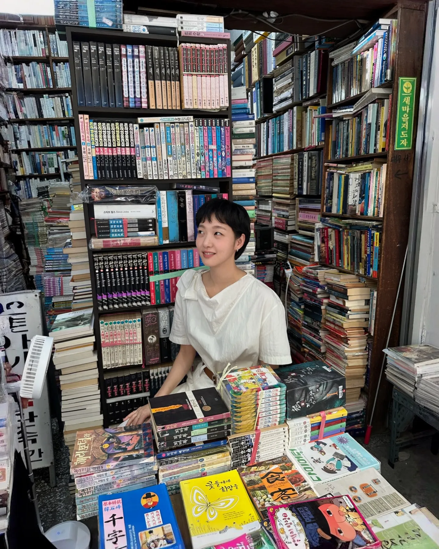 Kim Go Eun tampak menawan memakai baju putih/Instagram.com/ggonekim