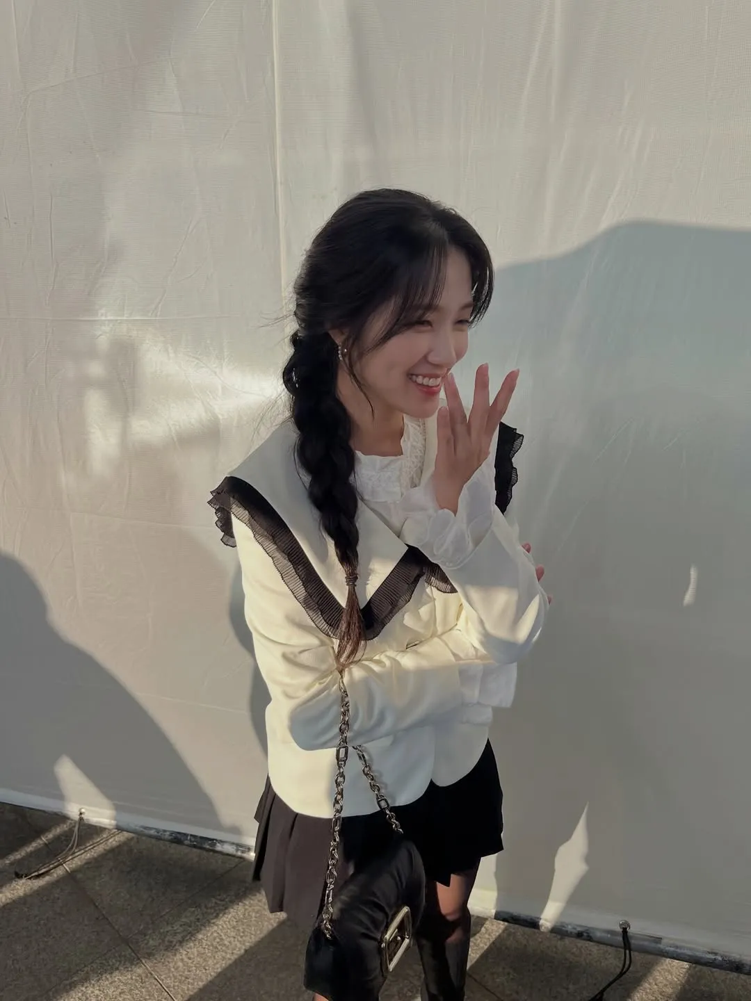 Pose candid Kim Hye Yoon / Instagram hye_yoon1110