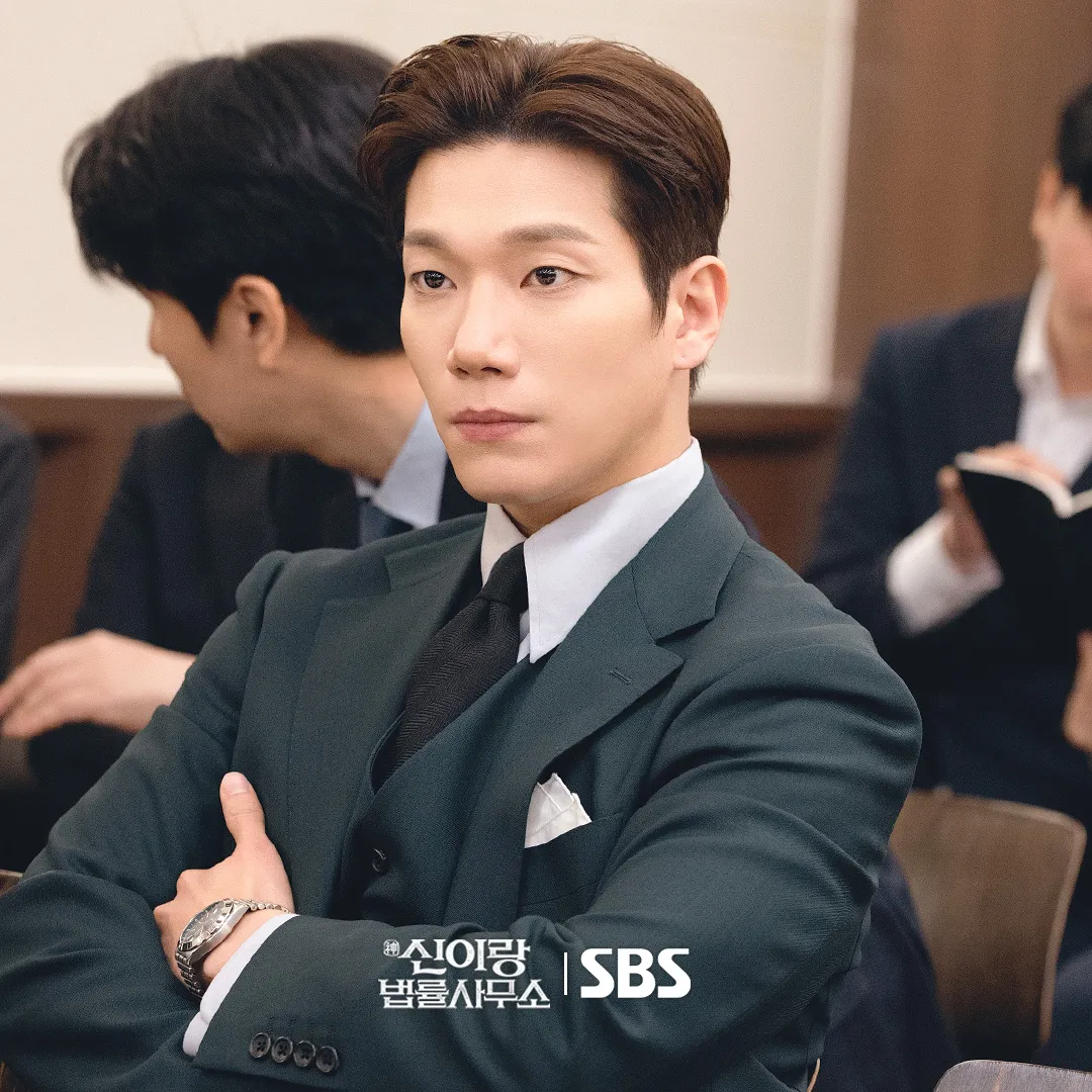 Kim Kyung Nam berperan sebagai villain dalam drama Phantom Lawyer / instagram/sbsdrama.official